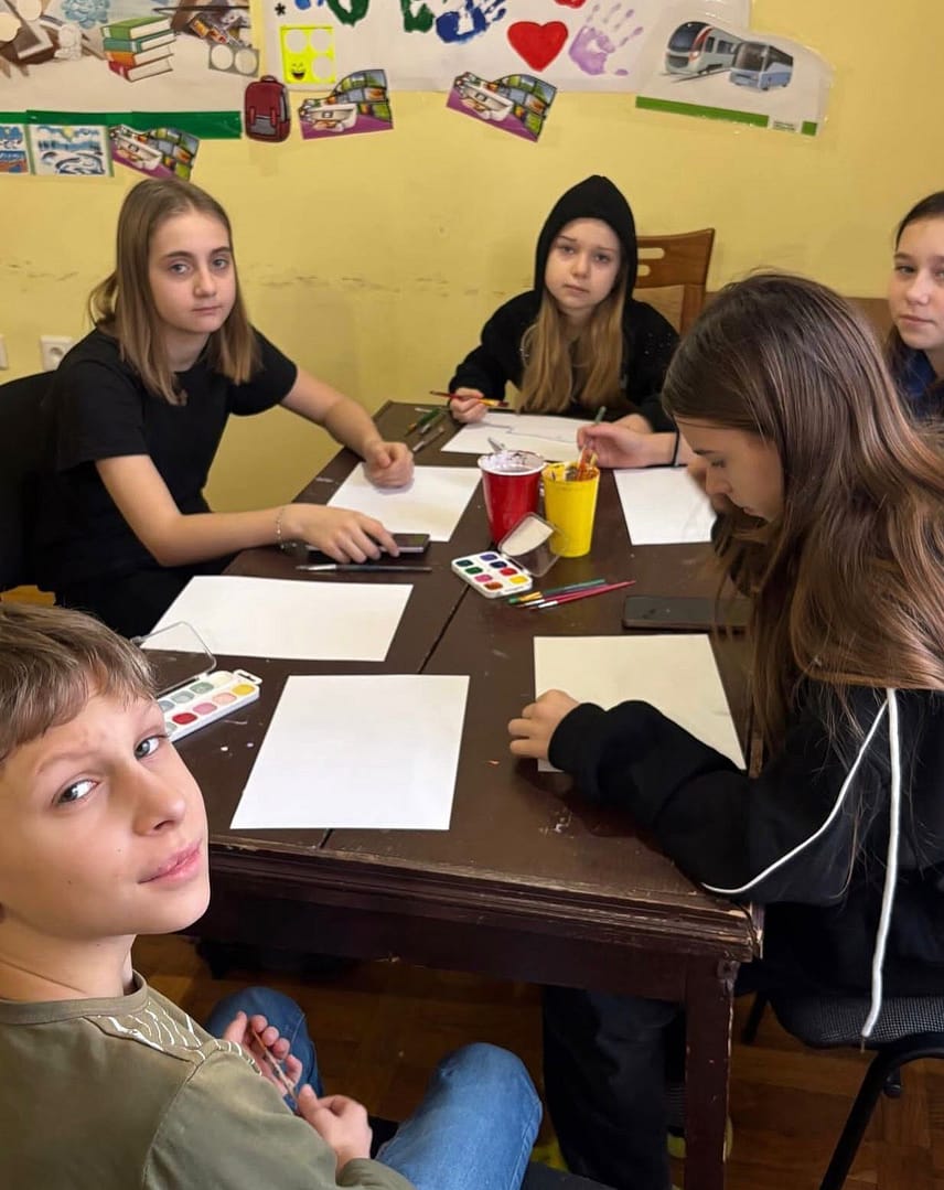 «Творчість, що лікує серця»